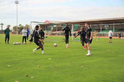 Kocaelispor’un başarılı futbolcusu Joseph Nonge: "Hocamız nerede isterse oynarım"