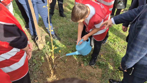 Tekirdağ’da öğrenciler fidan dikerek Türkiye ve Gazze şehitlerinin adını yaşattı