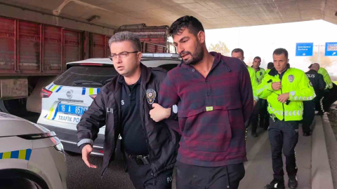 Uzun namlulu silahla cinayet işleyen zanlı, trafik polislerinin nefes kesen takibiyle yakalandı