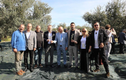 Edremit Ticaret Odası Başkanı Ahmet Çetin "Binlerce yıldır kökleriyle bu toprakları kucaklayan ölmez ağaç zeytin, en köklü miraslarımızdandır."