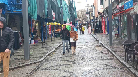 Edirne’de beklenen yağış başladı