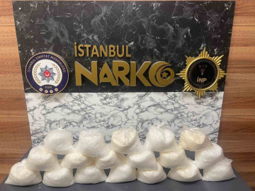 Bahçelievler’de valizden uyuşturucu çıktı: 18 kilo katı metamfetamin ele geçirildi