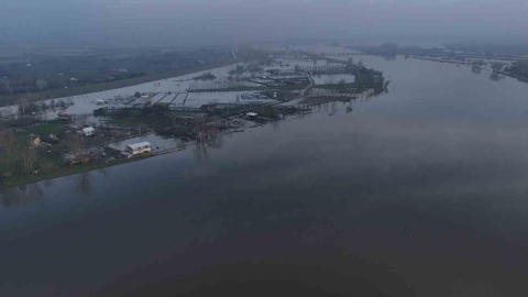 Edirne’de "turuncu alarm" seviyesindeki Meriç Nehri’nde su debisi düşmeye başladı