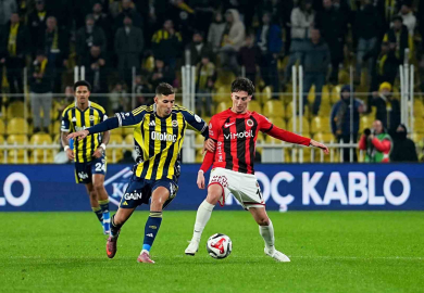 Trendyol Süper Lig: Fenerbahçe: 1 - Gençlerbirliği: 0 (Maç devam ediyor)