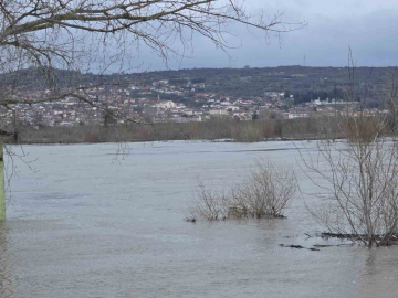 Edirne’de taşkın riski merkezde azaldı, yayılım Subaşı ve köylere kaydı