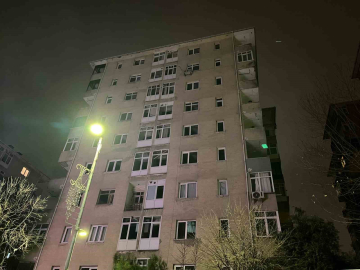Küçükçekmece’de sitedeki 10 katlı riskli bina, mühürlenerek tahliye edildi