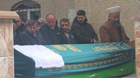 Ankara’da aile katliamı yapan ve intihar eden şahıs ile annesi Gebze’de defnedildi