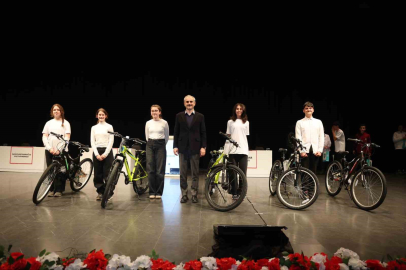 Çayırova’da bilgi evleri öğrencileri yarıştı