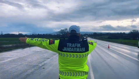 Çanakkale’de jandarmadan sürücülere ve yolculara denetim