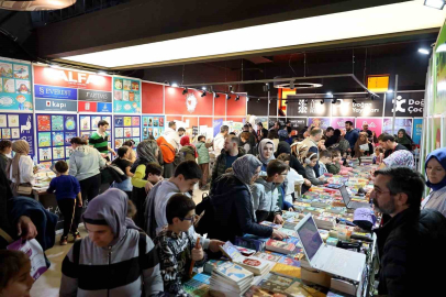 "Sakarya Çocuk Edebiyatı Fuarı" hafta sonu yoğun ilgi gördü