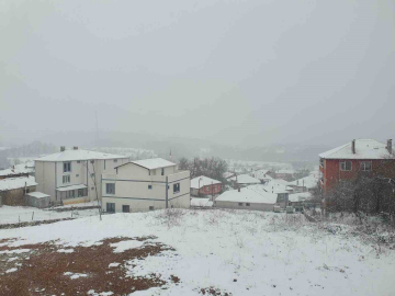 Kırklareli’nin yüksek kesimleri beyaza büründü