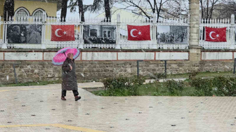 Edirne’de kar yağışı yeniden başladı