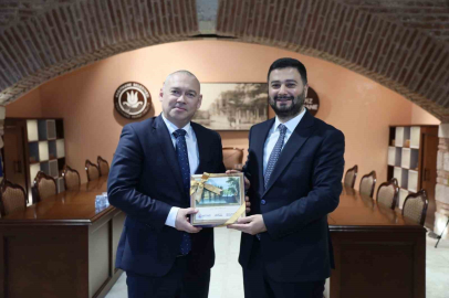 Başkan Öztekin yerli ve yabancı temsilcilerle istişarelerini sürdürüyor