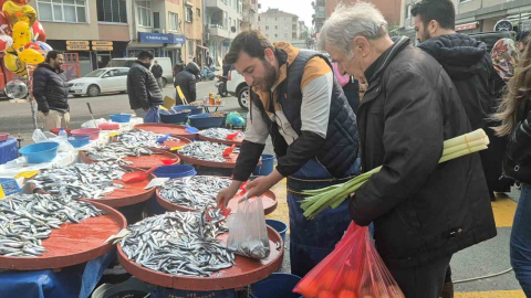Tekirdağ’da hamsi 50 TL’ye düştü