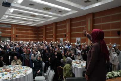 AK Parti İstanbul İl Kadın Kolları Başkanlığı tarafından kadın kolları mahalle başkanlarına yönelik iftar programı düzenlendi