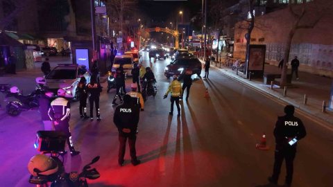 Bağdat Caddesi’nde trafik uygulaması: 400 bin lira ceza
