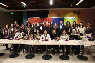 Başkan Mustafa Bozbey, gençlere sahur yaptı