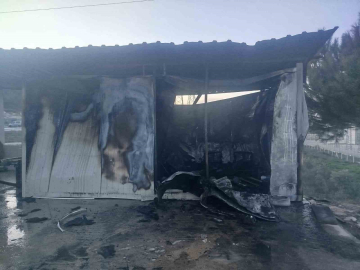 Bilecik’te elektrikli ısıtıcısı konteyneri kül etti