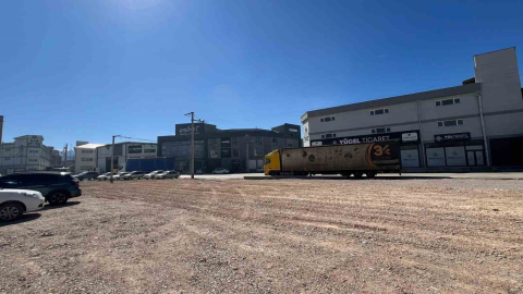 Sanayi bölgesinde otopark alanları artıyor