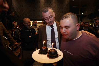 Arif’e iftar sofrasında sürpriz doğum günü