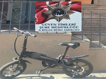 Fatih’te kadının cep telefonunu çalan hırsız yakalandı