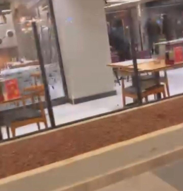 Restoran savaş alanına döndü,  camlar ve çerçeveler indi