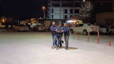 Bursa’da 15 yıl hapis cezası bulunan firari dolmuşta yakalandı