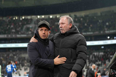 Sergen Yalçın, Emre Belözoğlu’na karşı ilk galibiyetini aldı