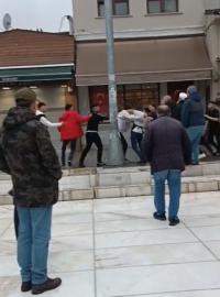 Eyüpsultan’da yumruklu ve sopalı kavga