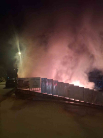 Üsküdar’da şantiyede işçilerin kaldığı konteynerlerde yangın