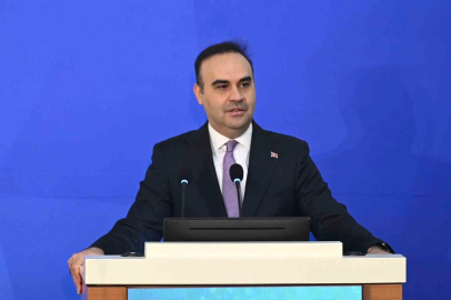 Bakan Kacır: ’’Otomotiv ihracatımız 41,5 milyar dolarla rekor tazeledi’’
