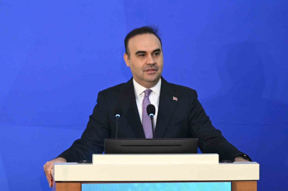 Bakan Kacır: ’’Otomotiv ihracatımız 41,5 milyar dolarla rekor tazeledi’’