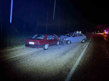 Bilecik’te iki otomobil çarpıştı: 3 yaralı