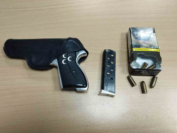 Sınırda kaçakçılık operasyonu: Minibüste silah ve mühimmat ele geçirildi