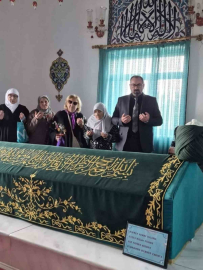 Bilecik’te huzurevi sakinlerinden türbe ziyareti