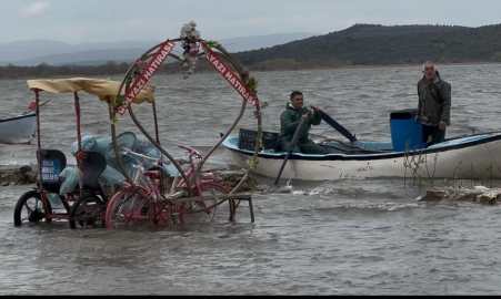 "Küçük Venedik" turizm sezonunu açtı ama yolları kapandı