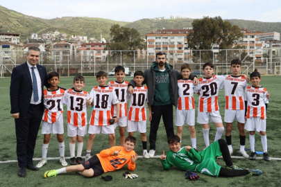 Körfez’de 23 Nisan futbol turnuvasının şampiyonu Atatürk Ortaokulu oldu