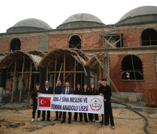 Bilecik’te öğrenciler harçlıklarını Kuba Camii inşaatına bağışladı
