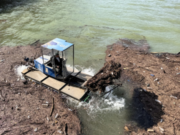 Yüzde 100 doluluğa ulaşan Yuvacık Barajı’ndan 9 kamyon atık çıkarıldı