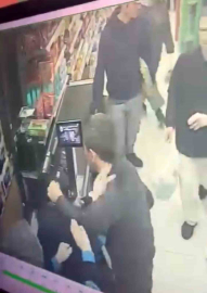 Pendik’te poşet tartışması kavgaya dönüştü: Kadın kasiyerin darbedildiği anlar kamerada