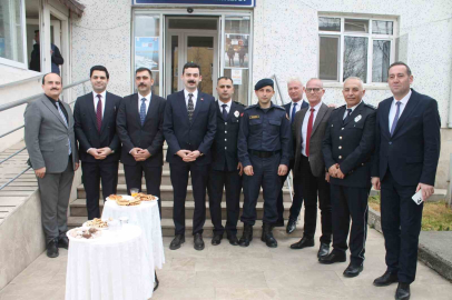 Manyas’ta polis haftası kapsamında pasta kesildi