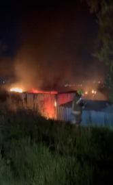 Bursa’da gece yarısı konteynır alevlere teslim oldu