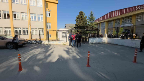 Edirne’de lisede turnikeli güvenlik sistemi