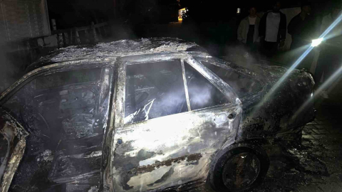 Keşan’da park halindeki otomobilde çıkan yangın söndürüldü