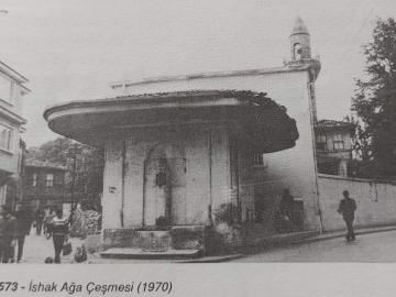 İBB 300 yıllık tarihi çeşmeyi mermer yığınına çevirdi