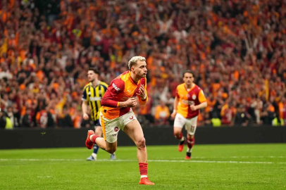 Galatasaray 25 sene sonra evinde Fenerbahçe’ye karşı penaltıdan gol attı
