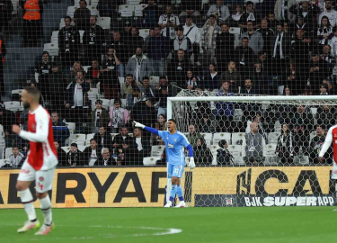 Devis Vasquez, ilk maçında kalesini gole kapadı