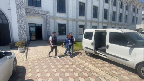 Evden ziynet eşyası ve nakit para çalan kadın yakalandı