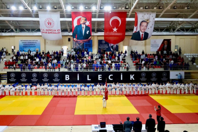 63 ilden 355 sporcu judo şampiyonası için Bilecik’te mücadele ediyor