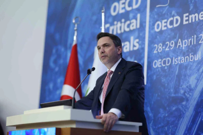 Bakan Bayraktar: ‘‘Türkiye’nin enerji dönüşümünün kalbinde kritik mineraller var’’
